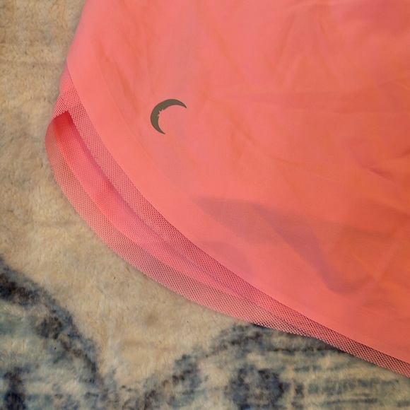 Women’s large Zyia active shorts in pink - Picture 4 of 6